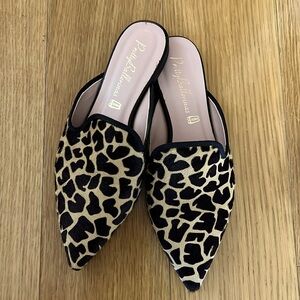 Pretty Ballerinas | Leopard print flat mules - Size 6